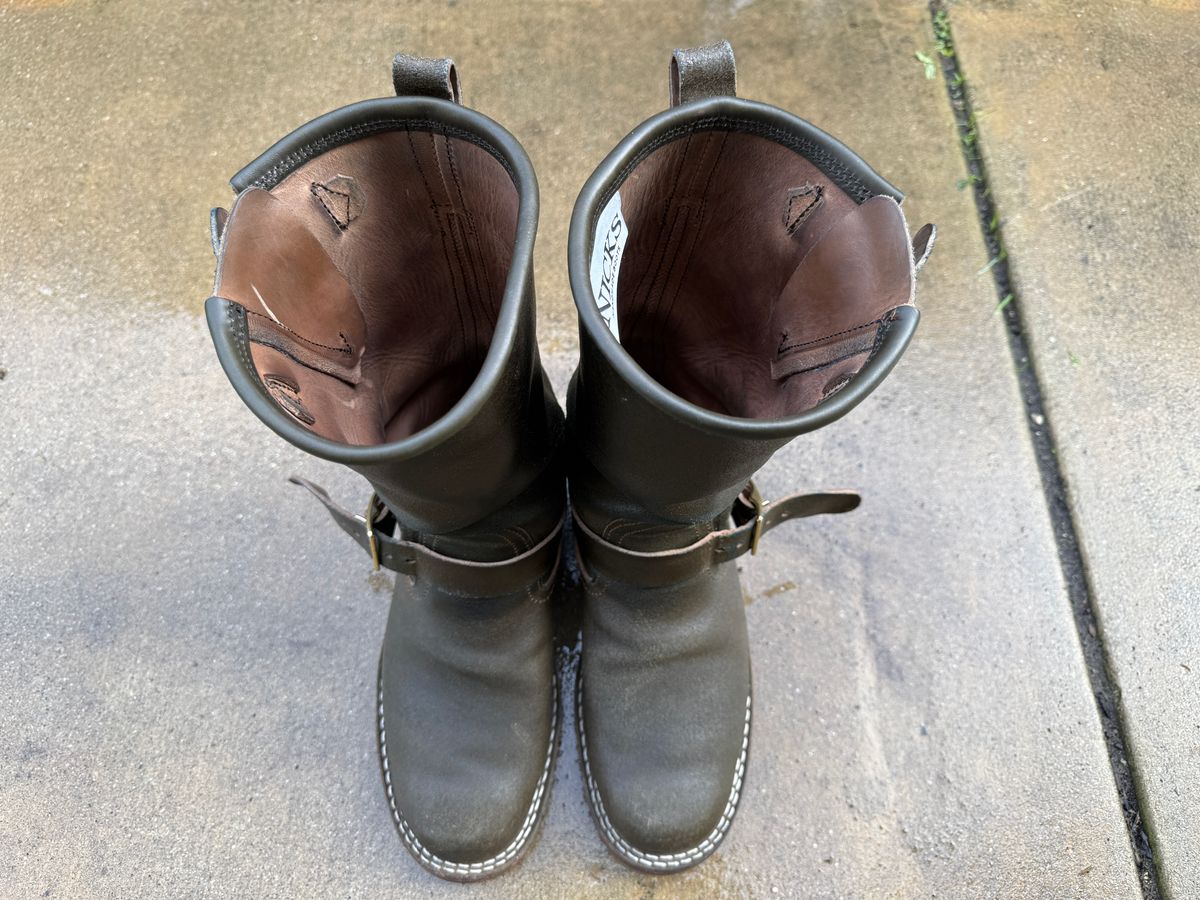 Photo by Civil2010 on January 4, 2026 of the Nicks Brakeman in Horween Greener Pastures Waxed Flesh.