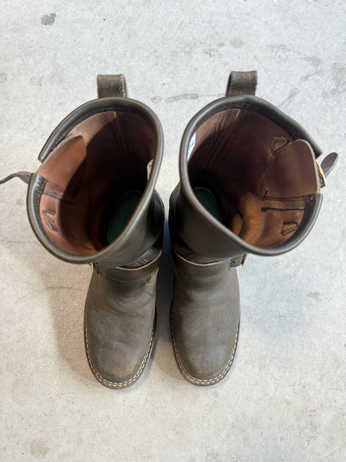 Photo by Civil2010 on April 3, 2026 of the Nicks Brakeman in Horween Greener Pastures Waxed Flesh.