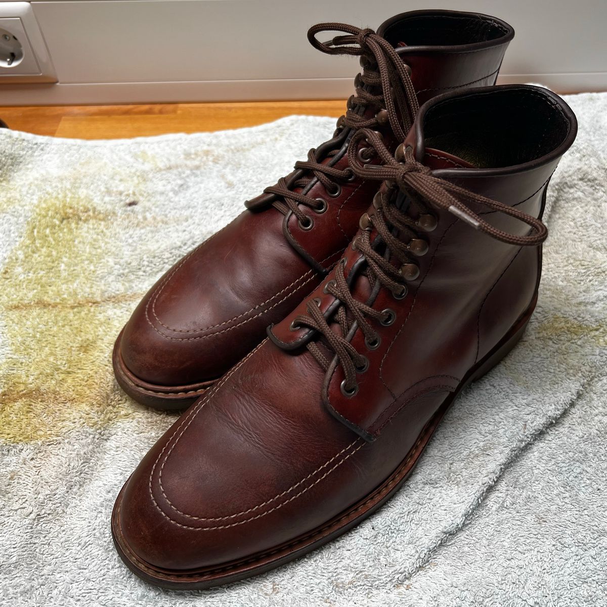 Photo by WhteRbt on January 12, 2025 of the Wested Leather Adventurer Boots in Brown Lambskin.