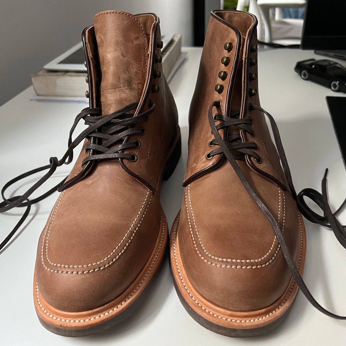 Photo by WhteRbt on August 9, 2024 of the Luoisjiet Indy in Tan Refresh Waxy.