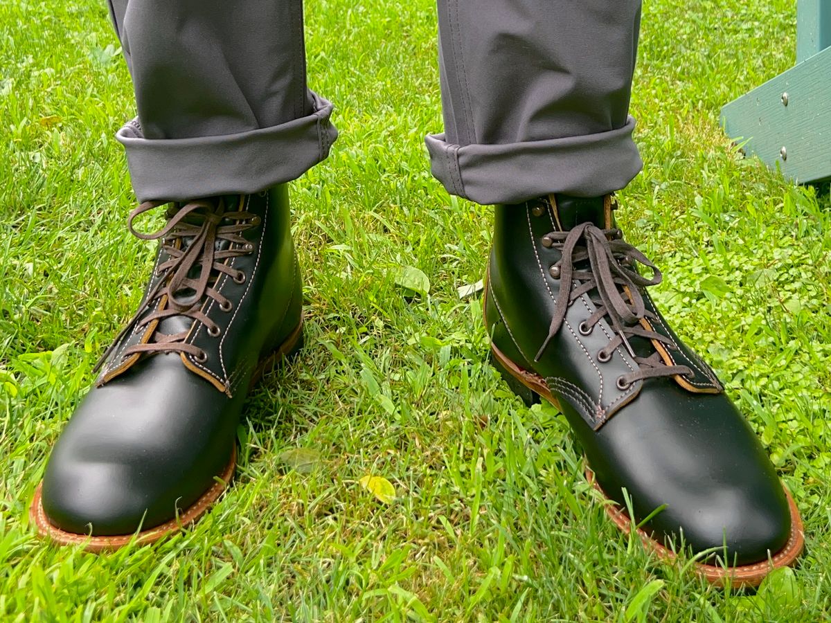 Photo by mrdibs on July 2, 2025 of the Red Wing Beckman Flatbox in S.B. Foot Black Klondike.