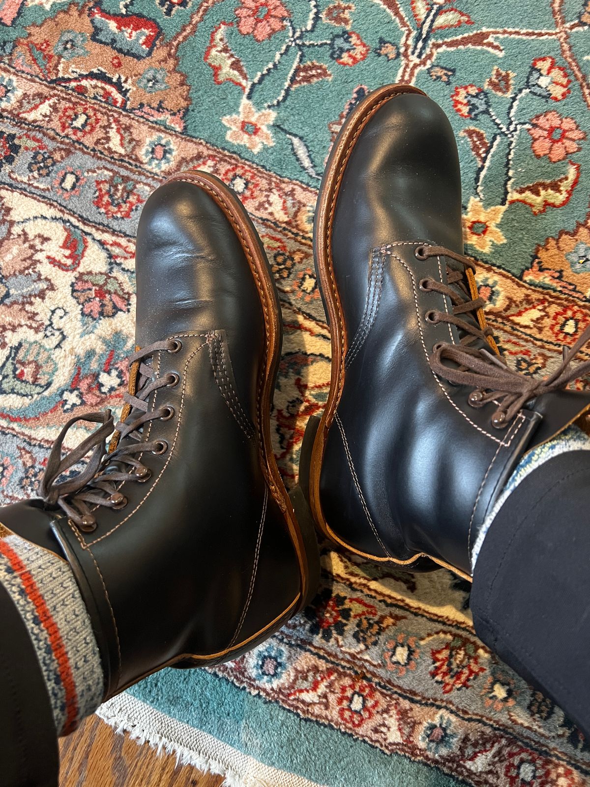 Photo by mrdibs on September 10, 2025 of the Red Wing Beckman Flatbox in S.B. Foot Black Klondike.