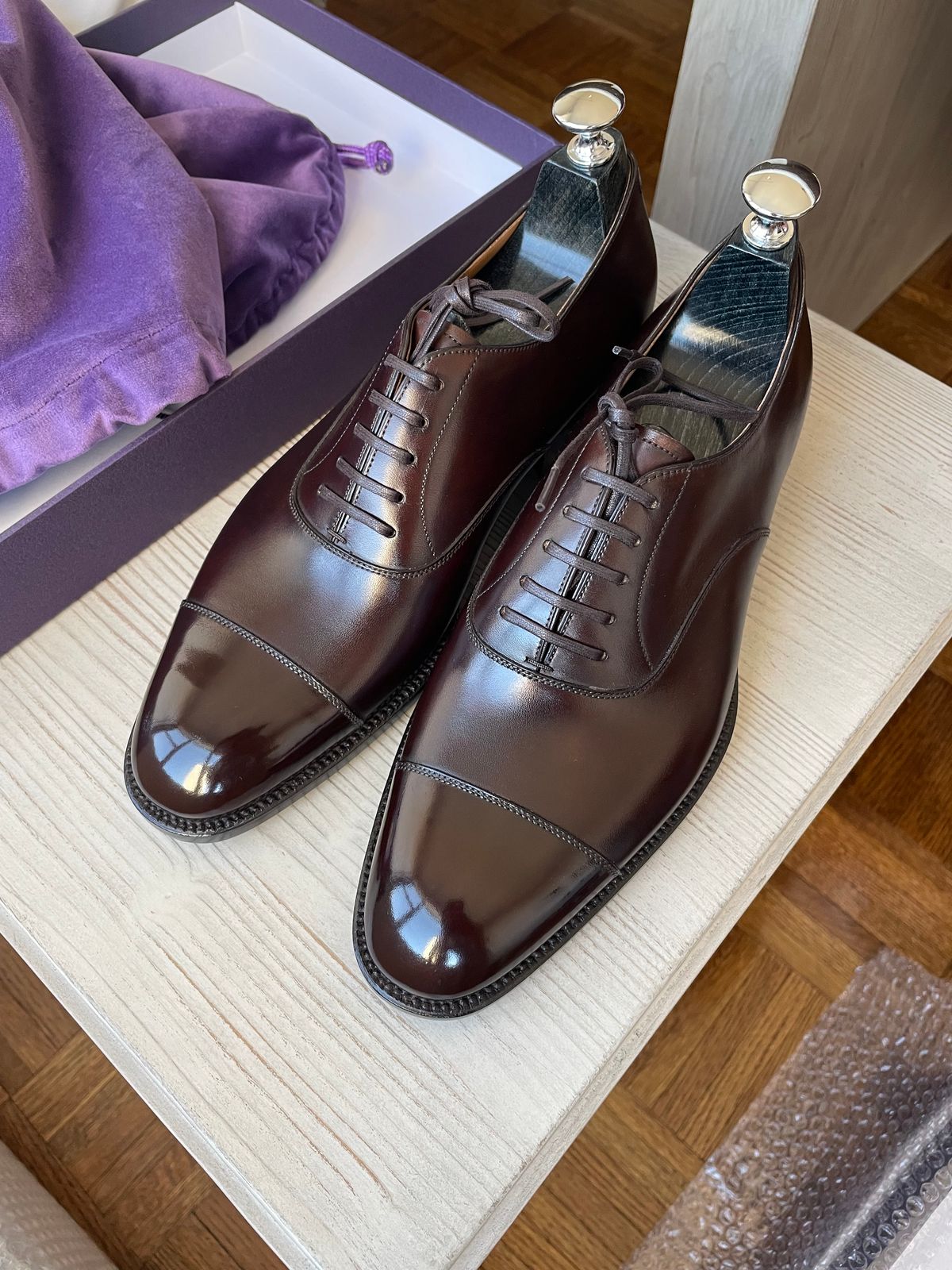 Photo by ShoecareNovice on January 27, 2025 of the ACME Marvel 7140 Oxfords in ACME / Espresso Brown.