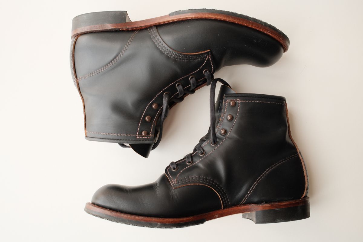 Photo by hakimalias on November 3, 2025 of the Red Wing Beckman Flatbox in S.B. Foot Black Klondike.