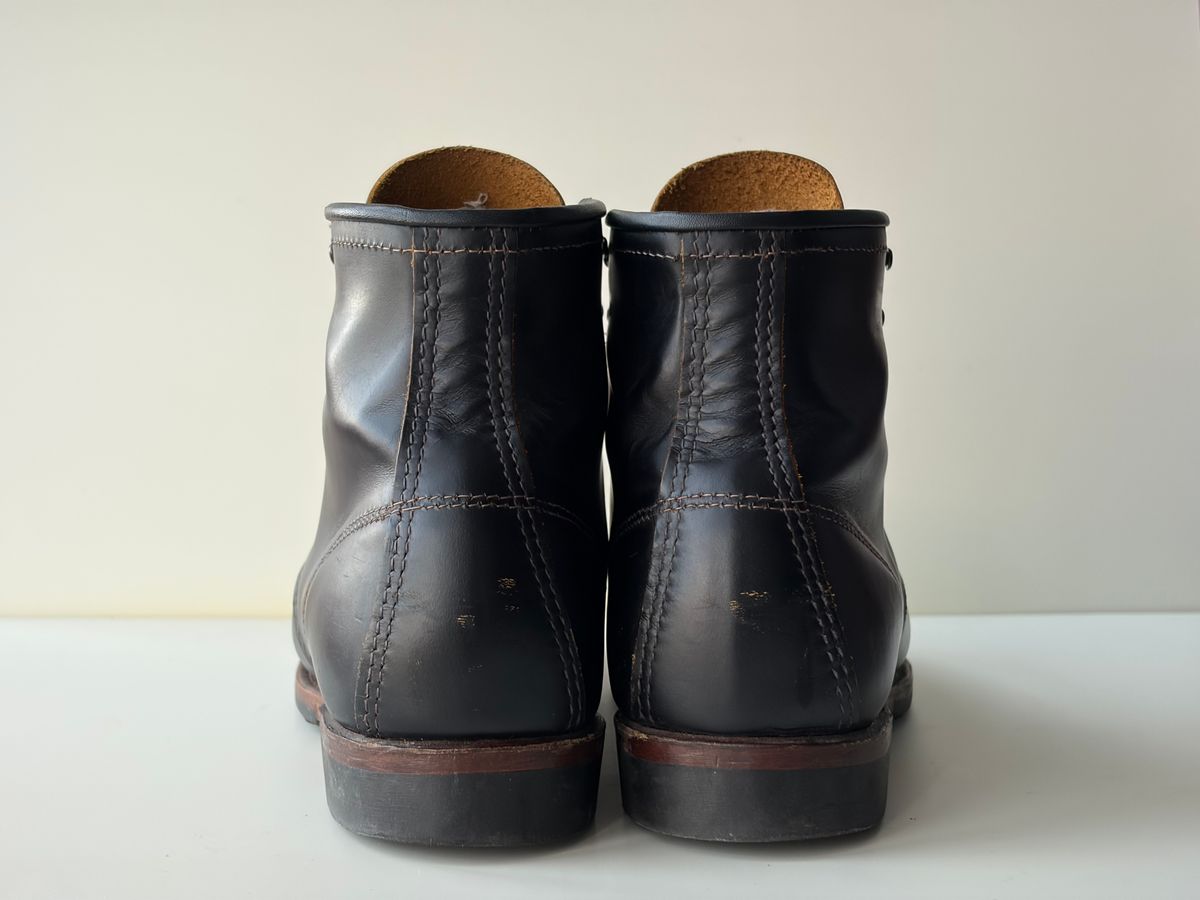 Photo by hakimalias on January 5, 2026 of the Red Wing Beckman Flatbox in S.B. Foot Black Klondike.