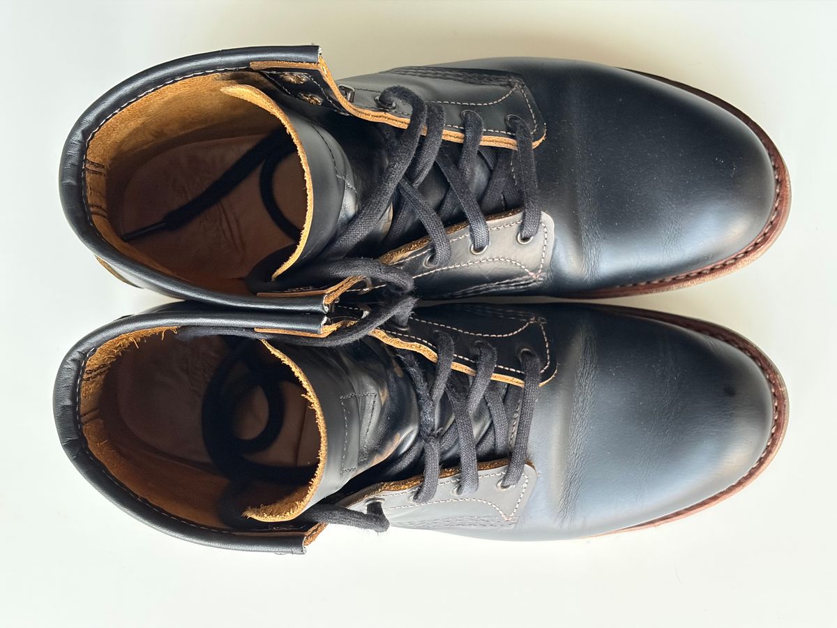 Photo by hakimalias on January 5, 2026 of the Red Wing Beckman Flatbox in S.B. Foot Black Klondike.