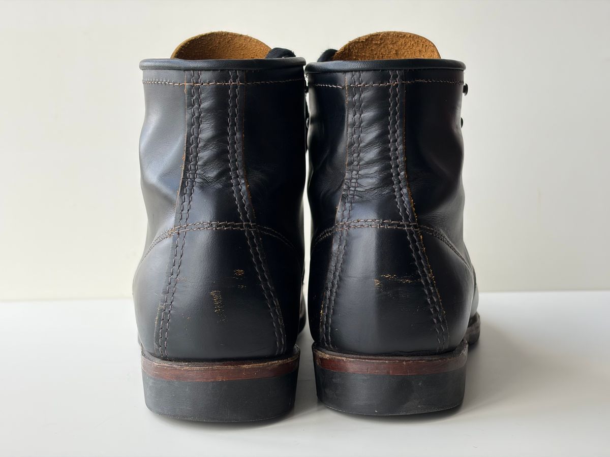 Photo by hakimalias on February 1, 2026 of the Red Wing Beckman Flatbox in S.B. Foot Black Klondike.