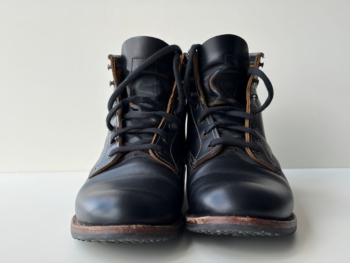 Photo by hakimalias on February 1, 2026 of the Red Wing Beckman Flatbox in S.B. Foot Black Klondike.