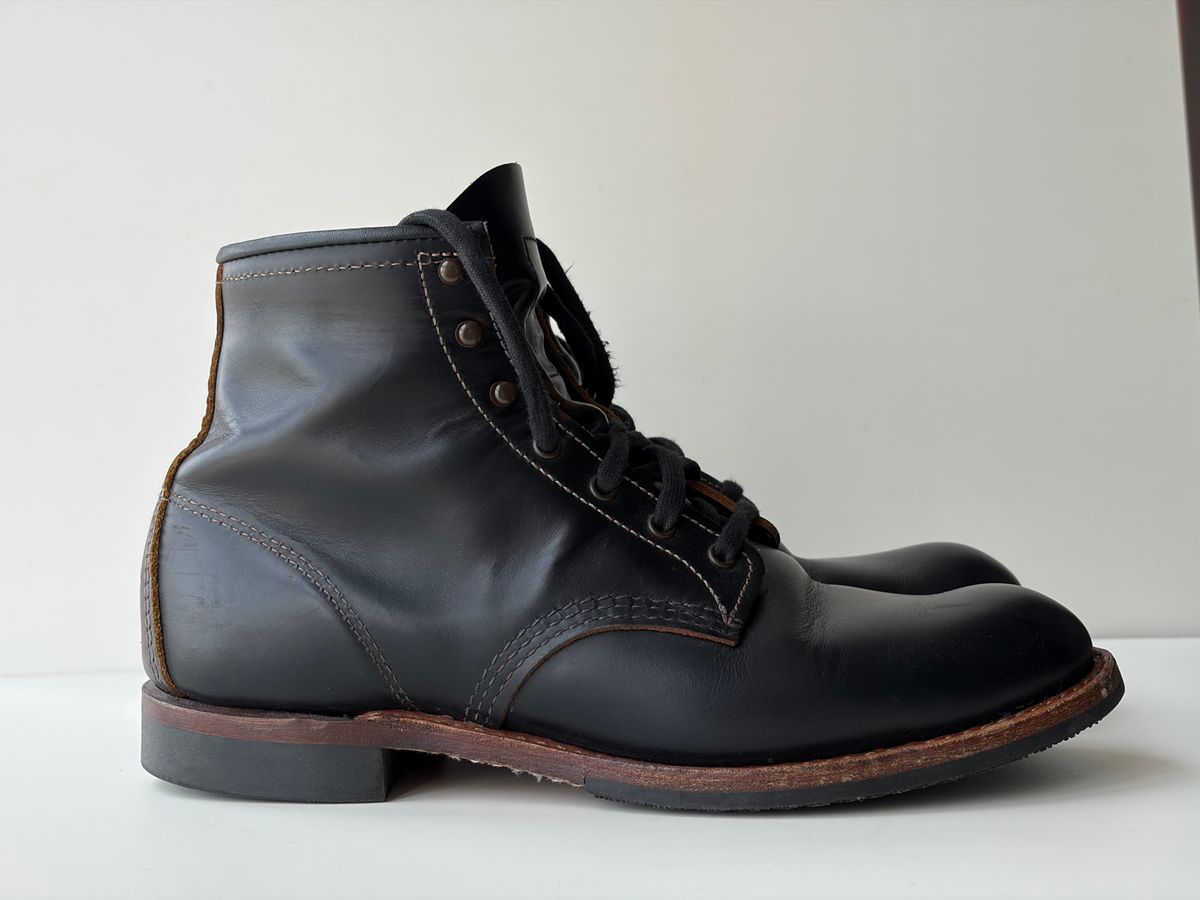 Photo by hakimalias on April 5, 2026 of the Red Wing Beckman Flatbox in S.B. Foot Black Klondike.