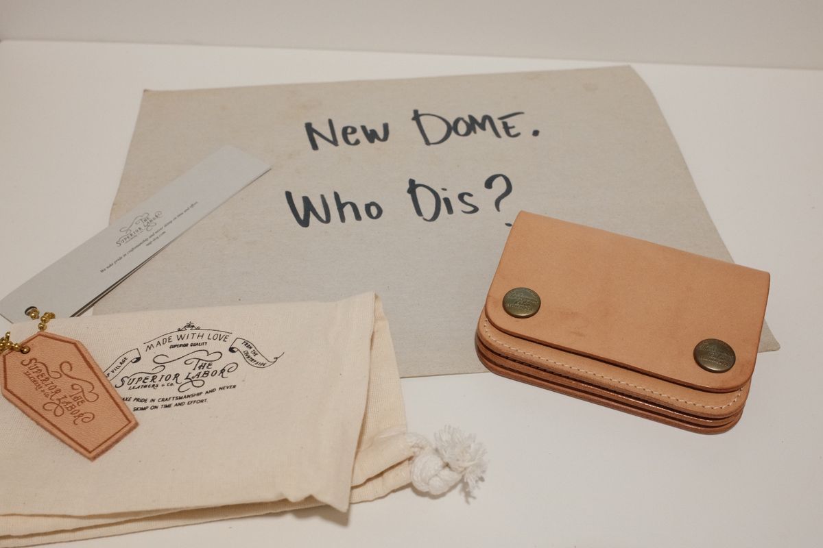 Photo by hakimalias on October 1, 2025 of the The Superior Labor Small Budget wallet in Unknown Natural Veg Tan.