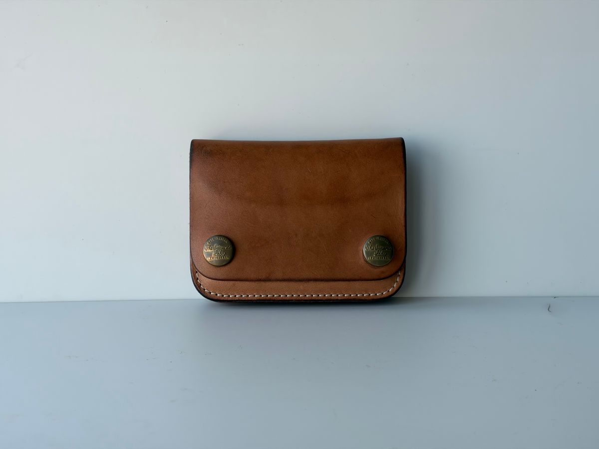 Photo by hakimalias on March 1, 2026 of the The Superior Labor Small Budget wallet in Unknown Natural Veg Tan.