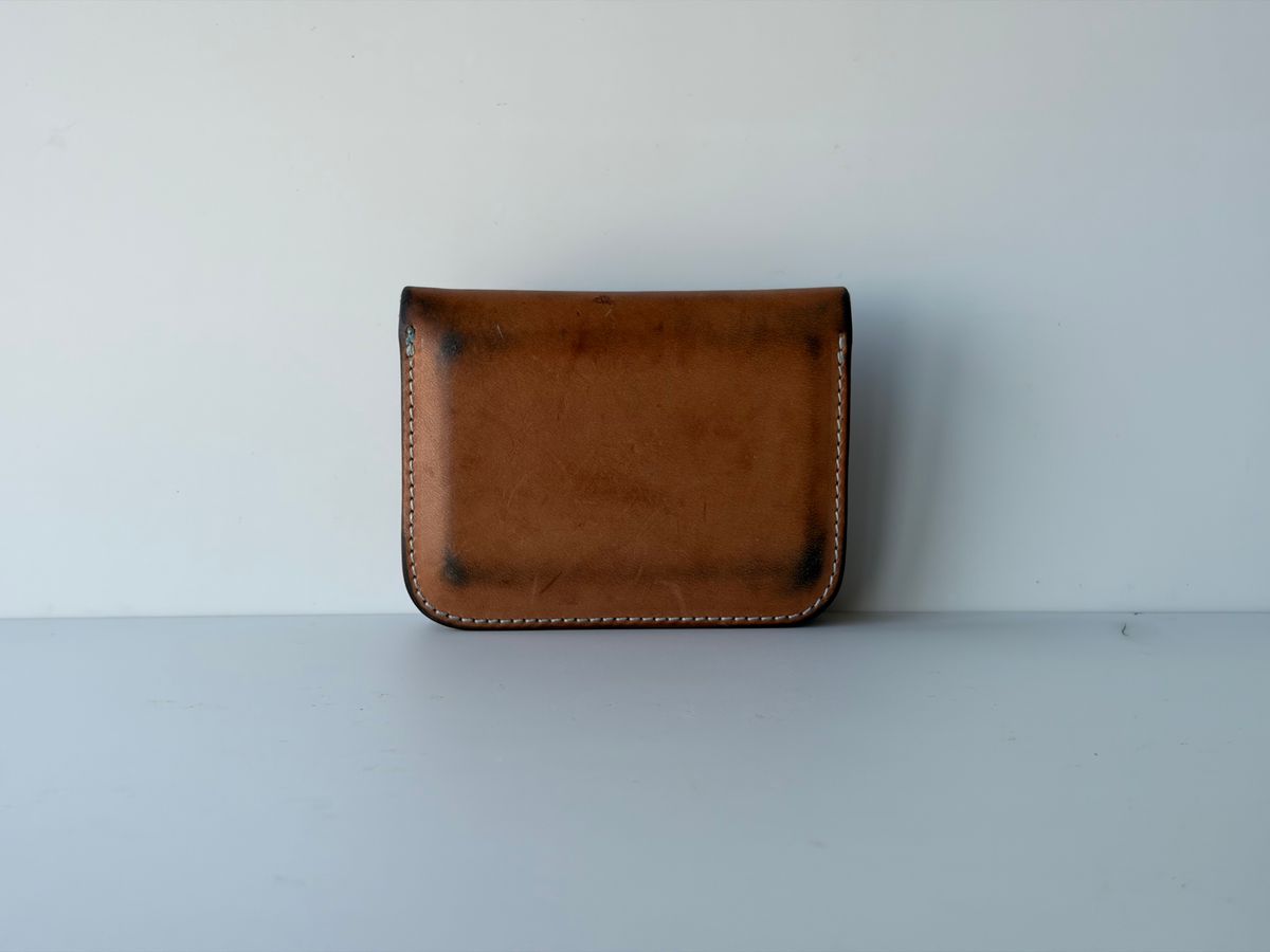 Photo by hakimalias on March 1, 2026 of the The Superior Labor Small Budget wallet in Unknown Natural Veg Tan.