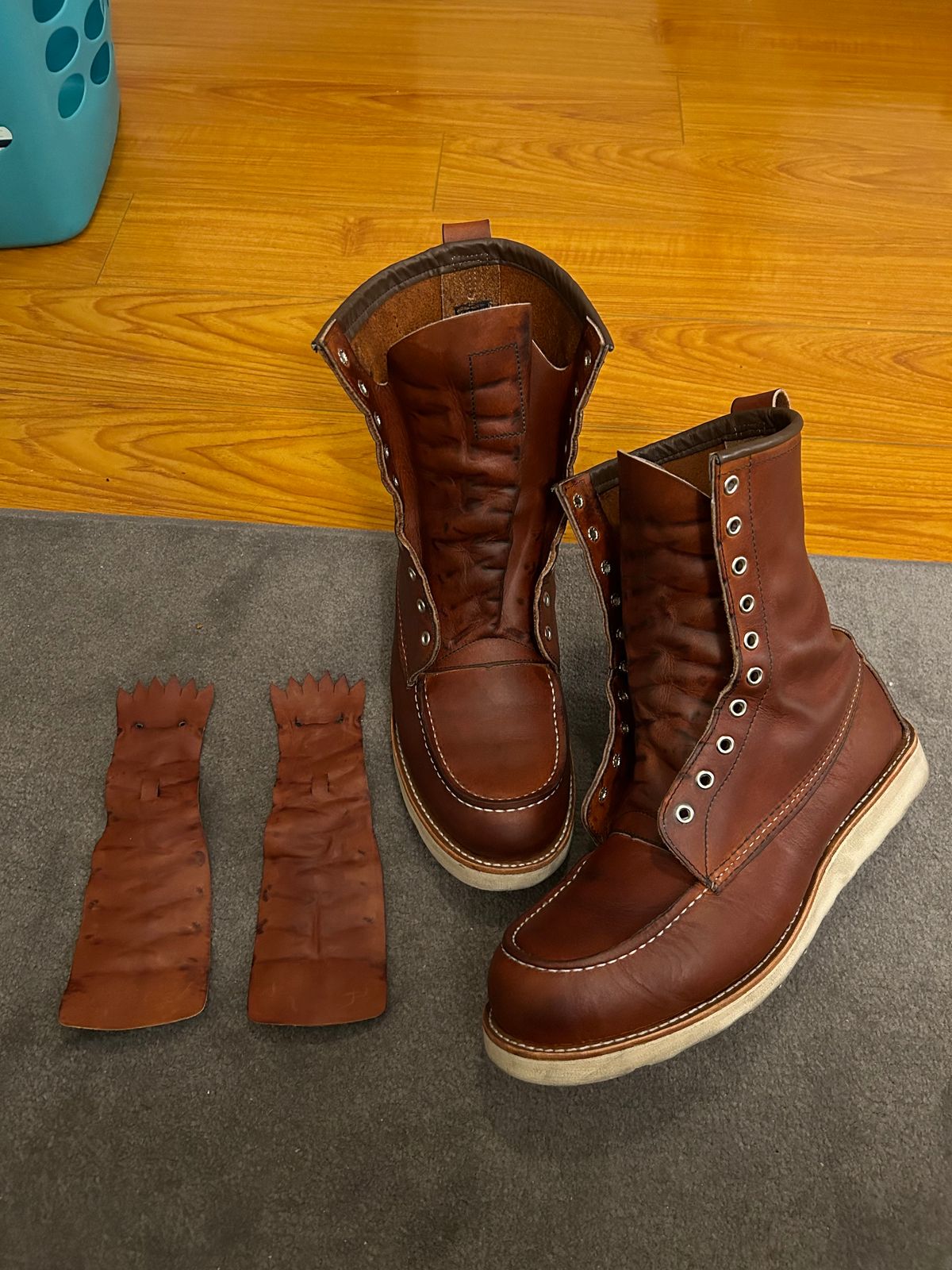 Photo by sjboots on February 21, 2024 of the Red Wing 8-Inch Classic Moc in S.B. Foot Oro Legacy.