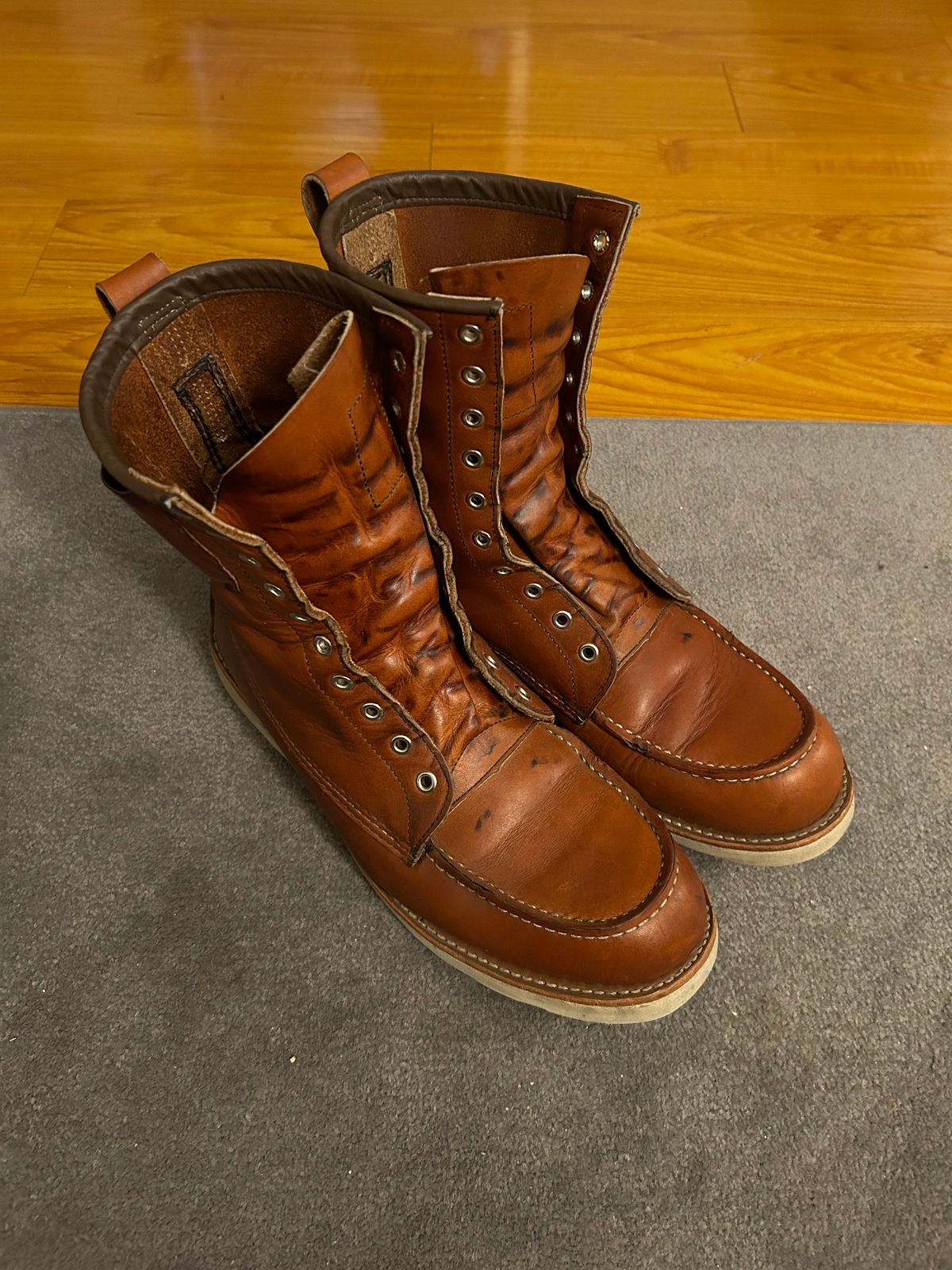 Photo by sjboots on June 11, 2024 of the Red Wing 8-Inch Classic Moc in S.B. Foot Oro Legacy.