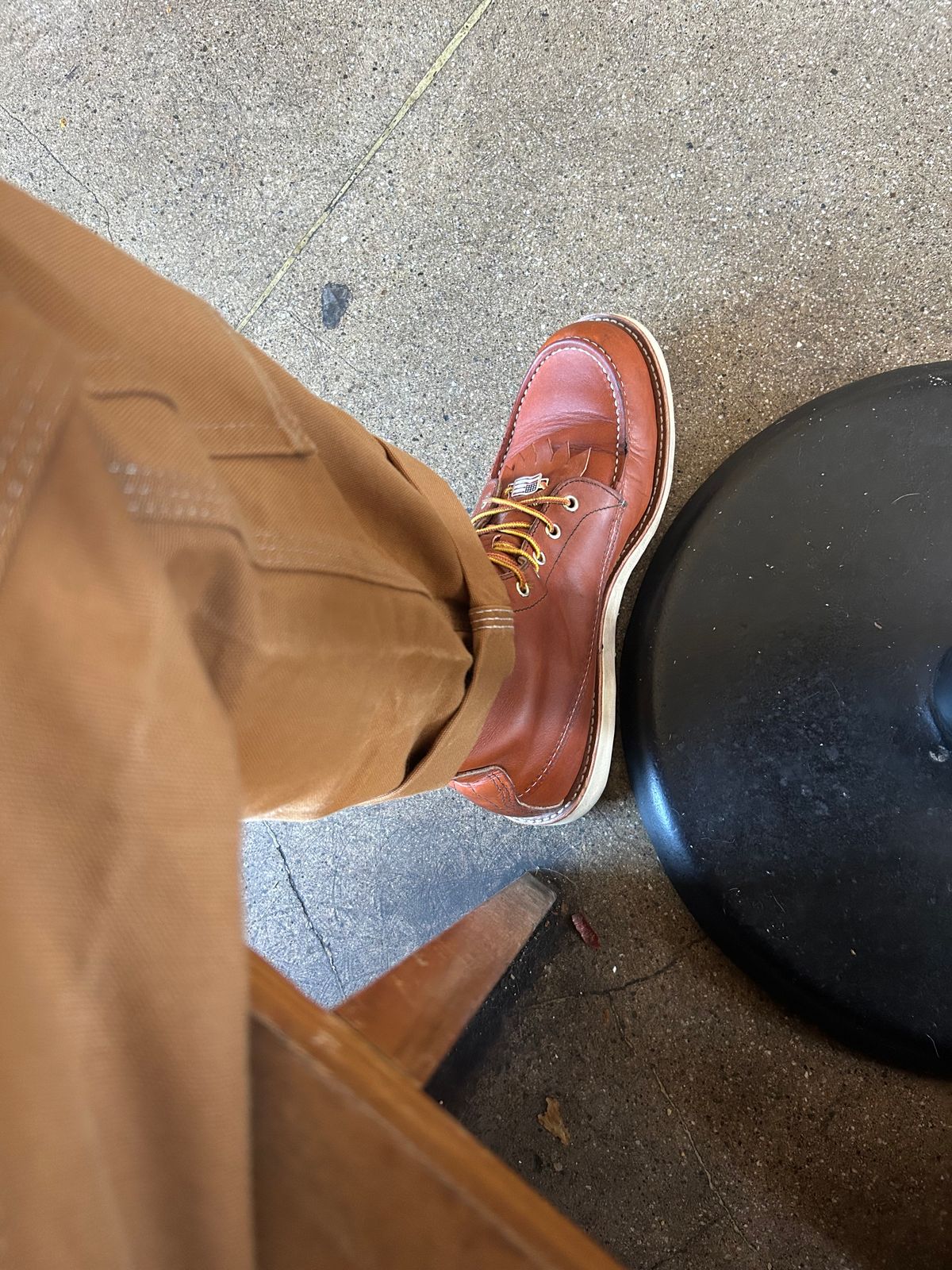 Photo by sjboots on April 28, 2024 of the Red Wing 8-Inch Classic Moc in S.B. Foot Oro Legacy.