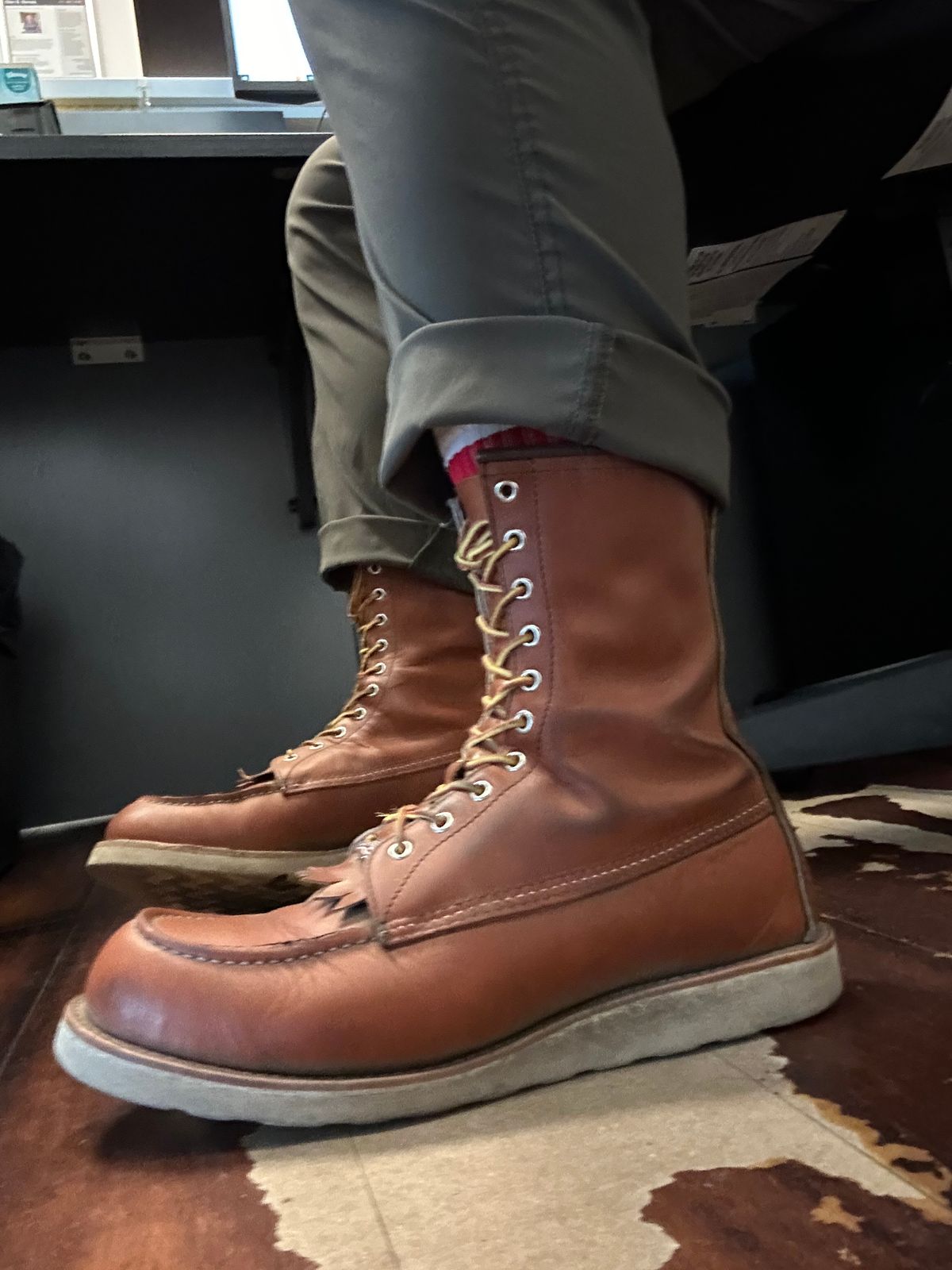 Photo by sjboots on June 5, 2024 of the Red Wing 8-Inch Classic Moc in S.B. Foot Oro Legacy.