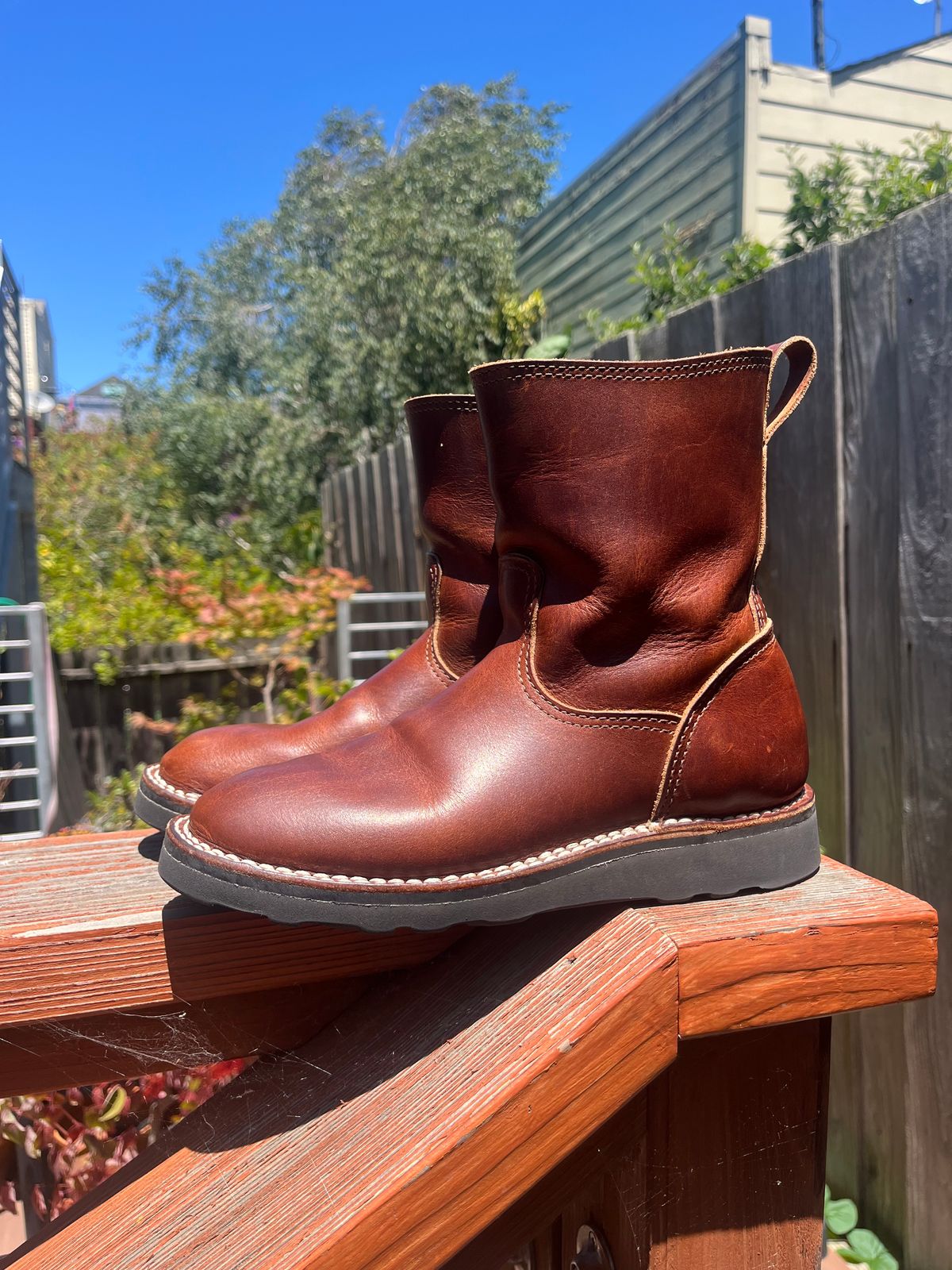 Photo by tomsbarkingdogs on July 4, 2025 of the Nicks Wellington 365 in Italian Brown Cypress.