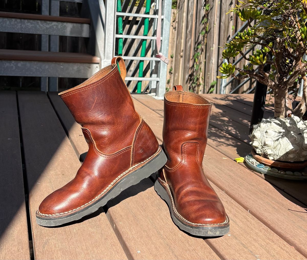 Photo by tomsbarkingdogs on November 3, 2025 of the Nicks Wellington 365 in Italian Brown Cypress.