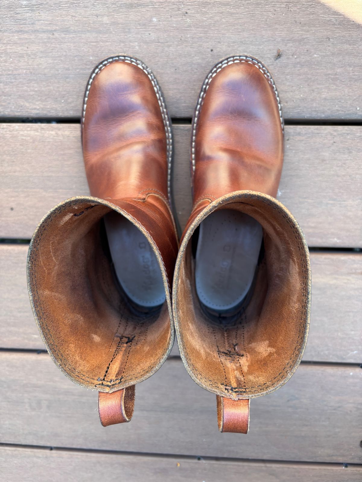 Photo by tomsbarkingdogs on November 3, 2025 of the Nicks Wellington 365 in Italian Brown Cypress.