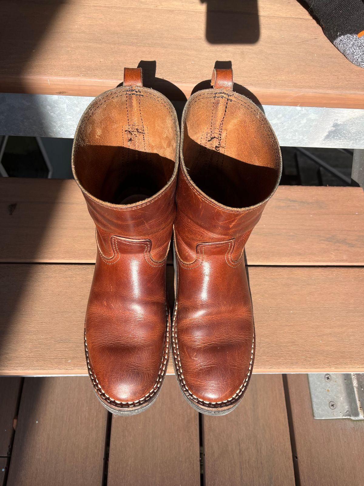 Photo by tomsbarkingdogs on December 3, 2025 of the Nicks Wellington 365 in Italian Brown Cypress.