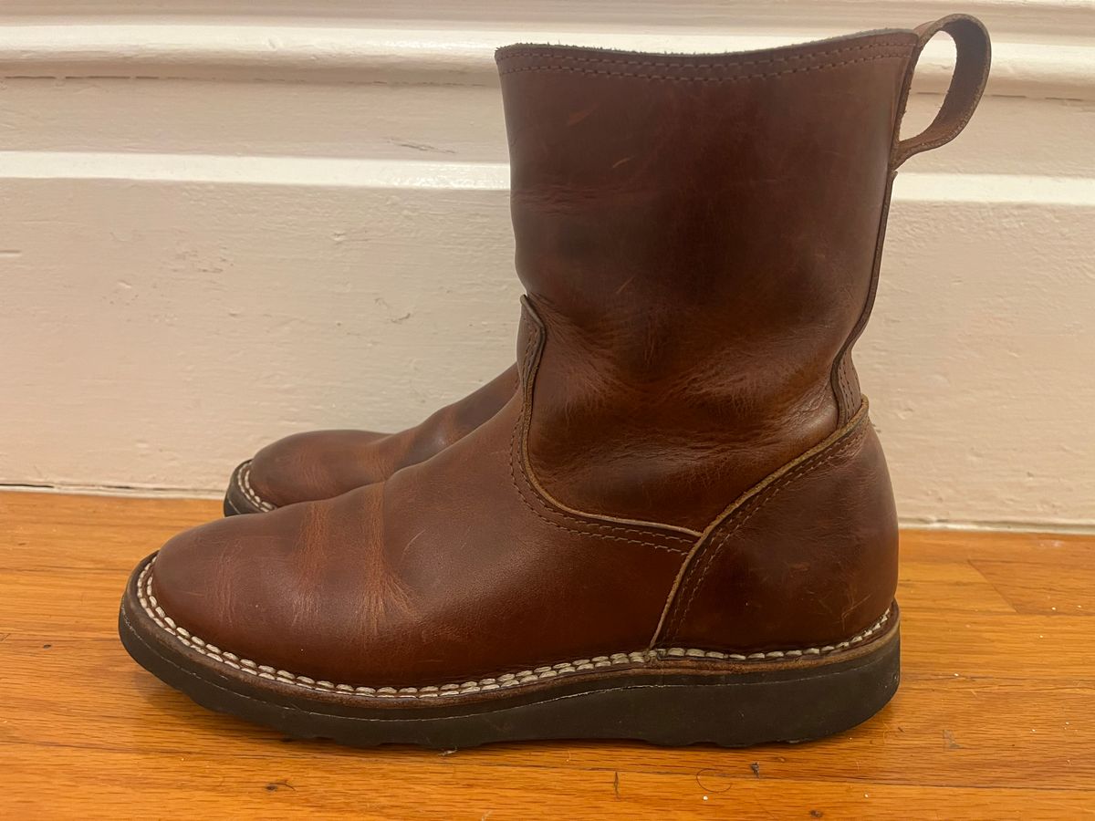 Photo by tomsbarkingdogs on January 6, 2026 of the Nicks Wellington 365 in Italian Brown Cypress.