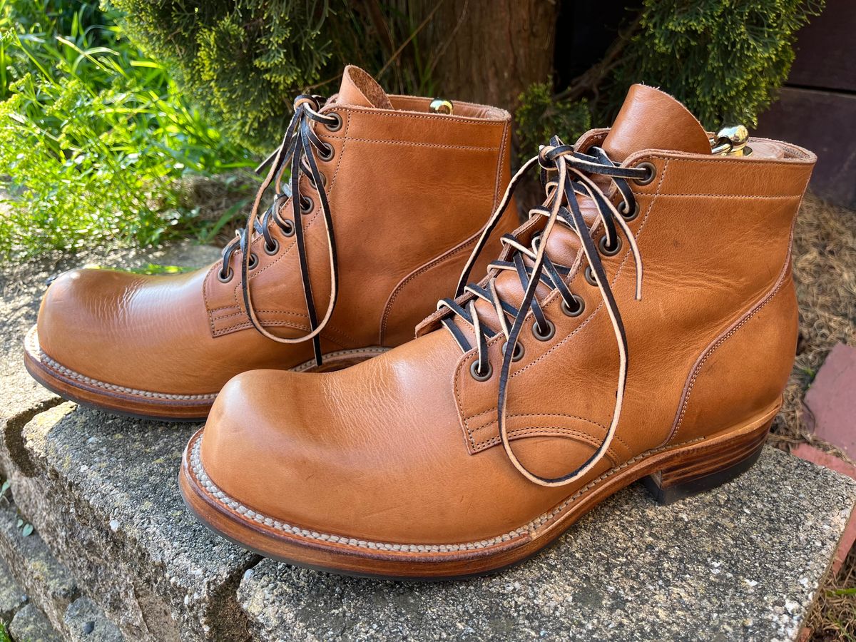 Photo by Abel on September 27, 2024 of the Viberg Service Boot in Horween Natural Wooly Chromexcel.