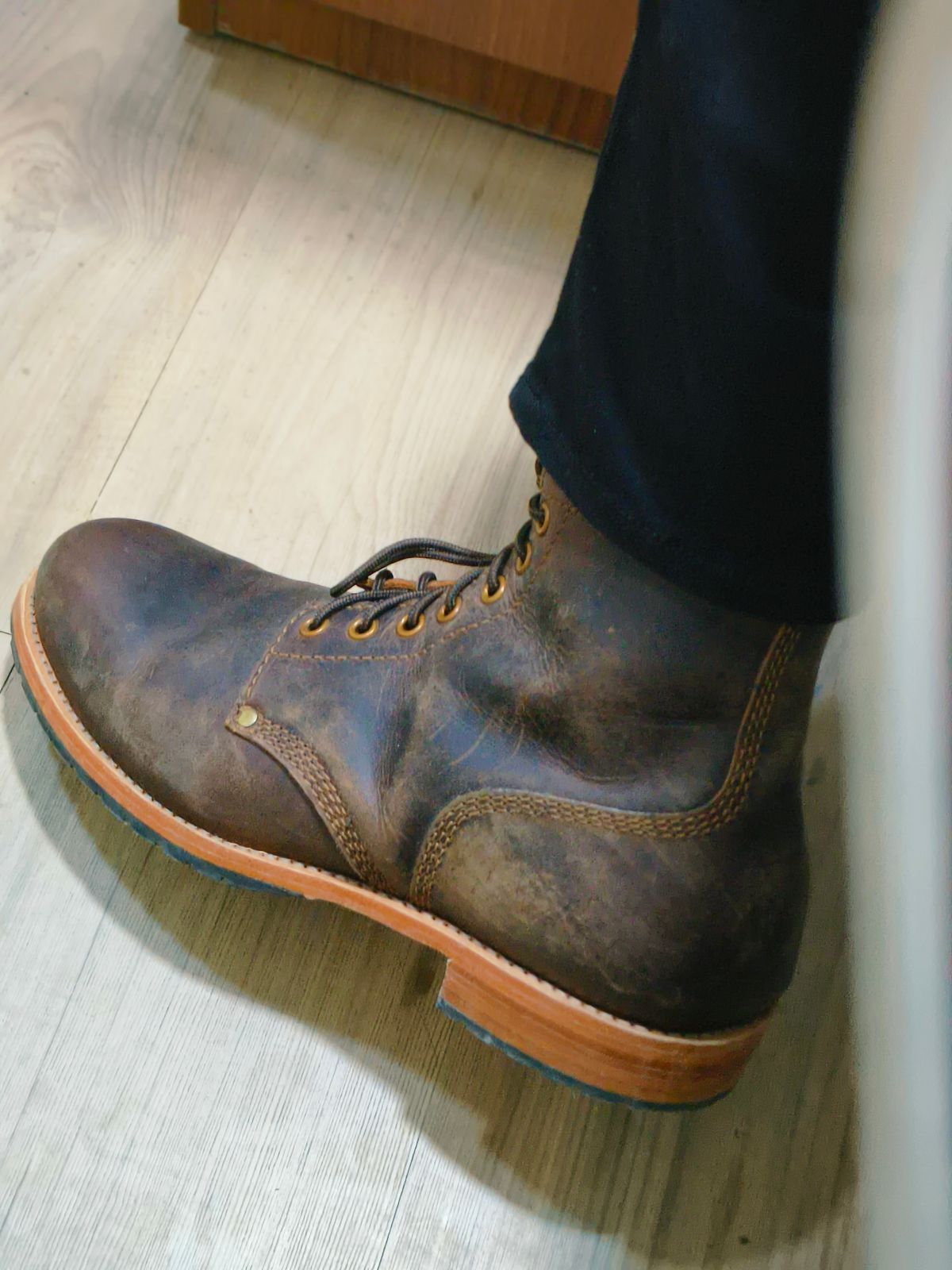 Photo by Nakul on March 28, 2025 of the Craft & Glory 1943 Service Boots in Full Grain Waxed Water Buffalo.