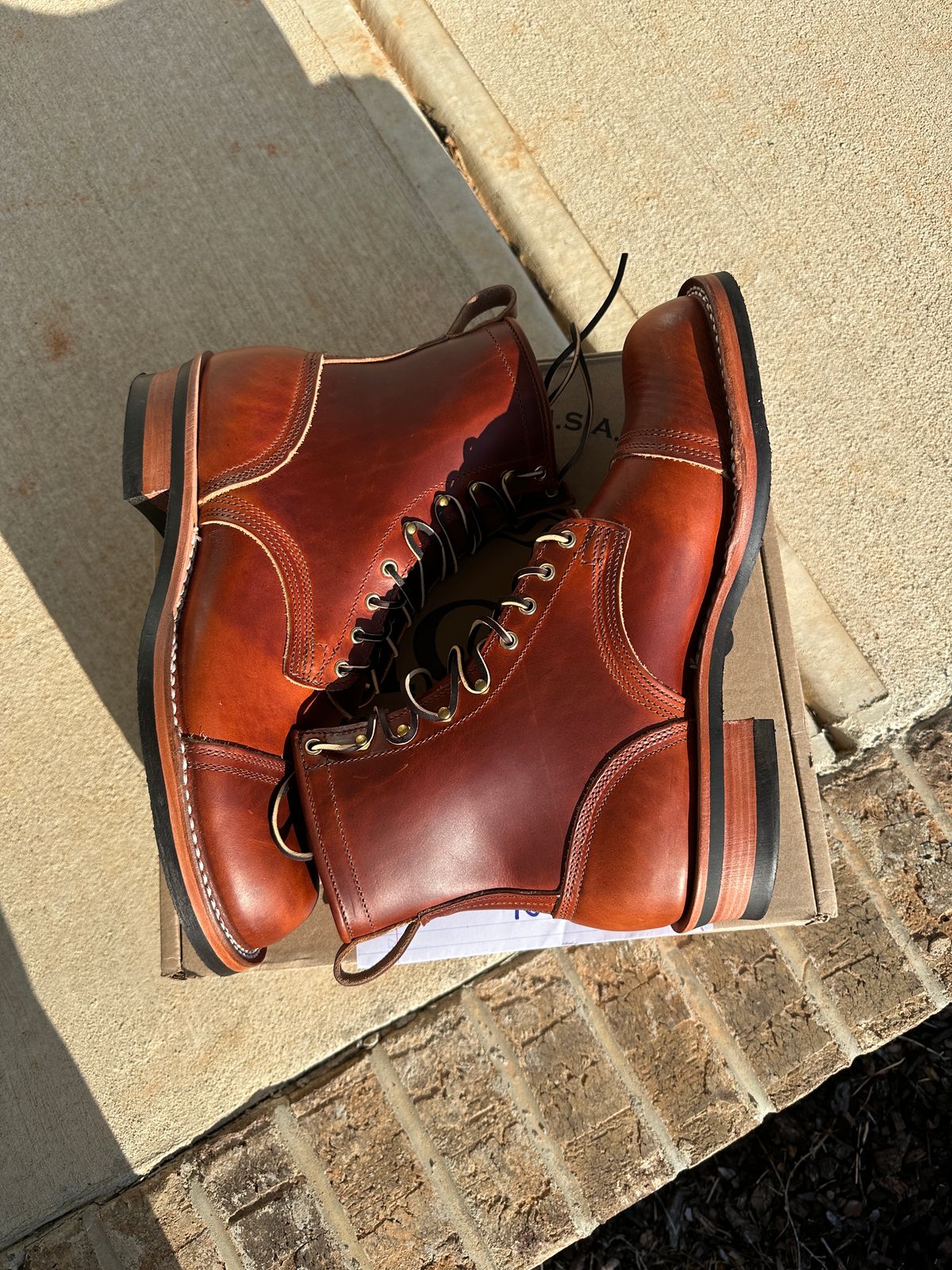 Photo by rnhathaway on October 3, 2024 of the Nicks MTO in Wickett & Craig Tan Oiled Latigo.