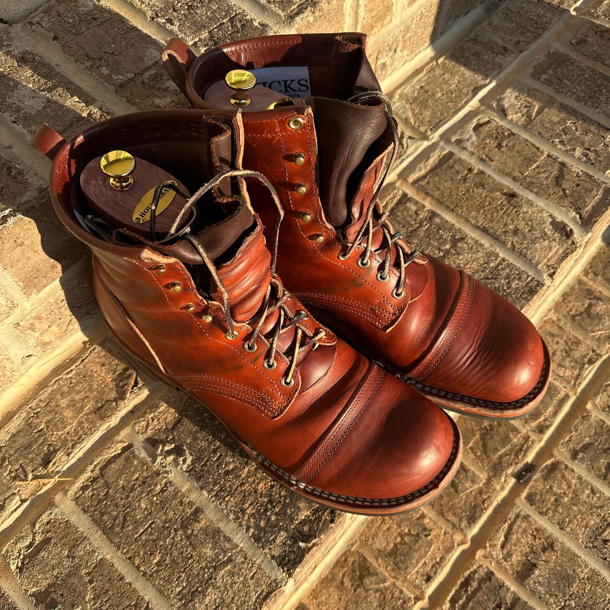Photo by rnhathaway on October 29, 2024 of the Nicks MTO in Wickett & Craig Tan Oiled Latigo.