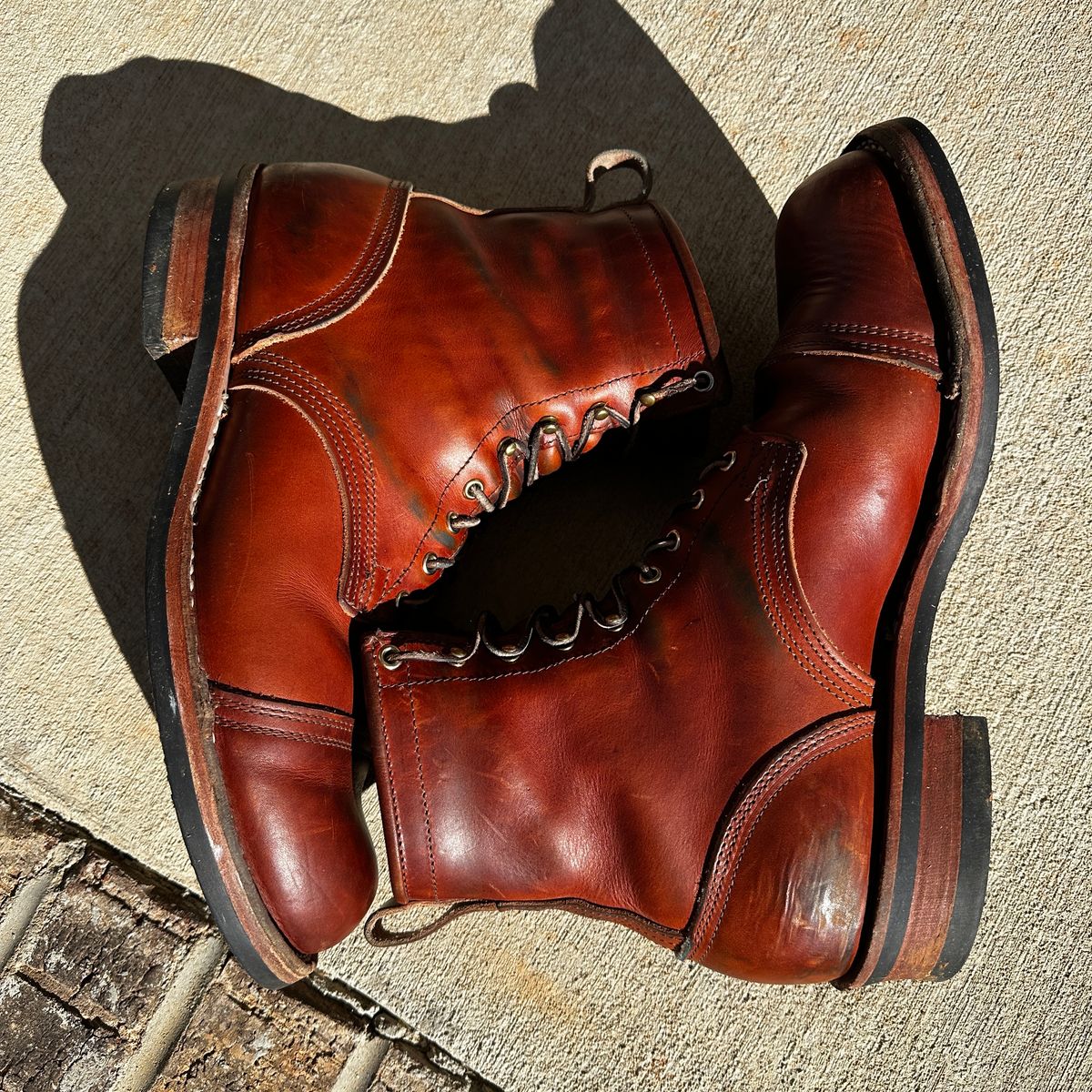 Photo by rnhathaway on January 4, 2025 of the Nicks MTO in Wickett & Craig Tan Oiled Latigo.