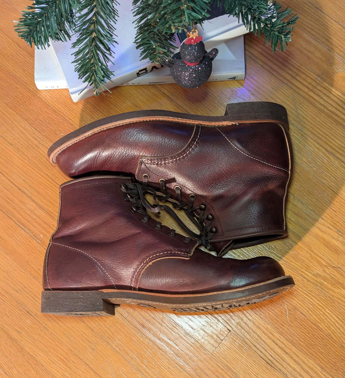 Photo by FunkyColdPatina on December 2, 2024 of the Red Wing Blacksmith in S.B. Foot Briar Oil Slick.