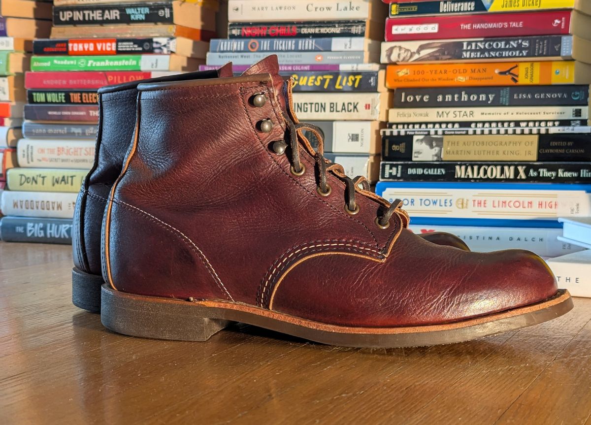 Photo by FunkyColdPatina on January 3, 2025 of the Red Wing Blacksmith in S.B. Foot Briar Oil Slick.