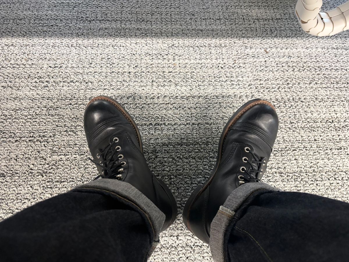 Photo by ippei0079 on January 7, 2026 of the Red Wing Iron Ranger in S.B. Foot Black Harness.