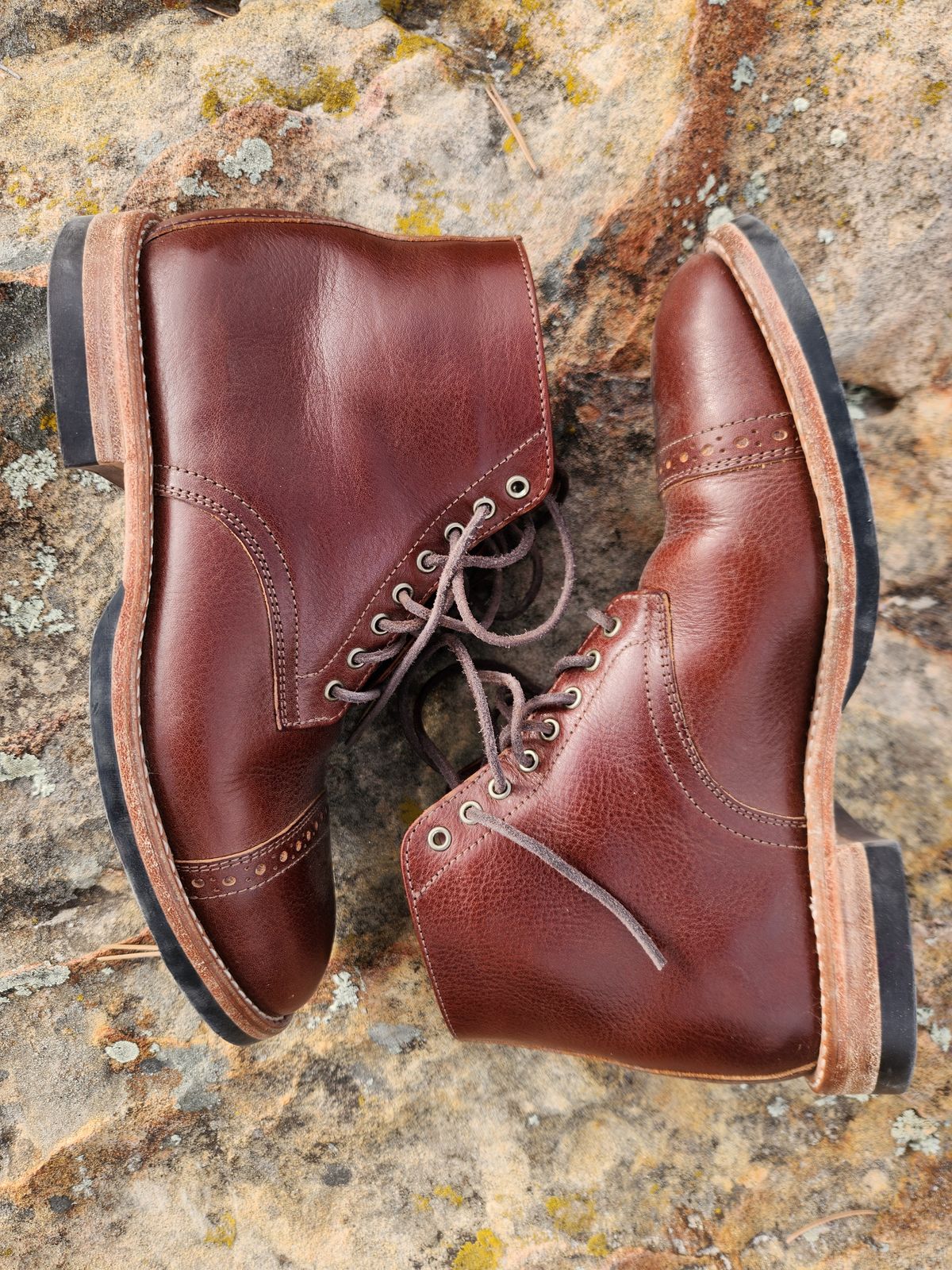 Photo by spyder550 on January 3, 2025 of the Oak Street Bootmakers Lakeshore Jump Boot in Badalassi Carlo Garret Cotto.
