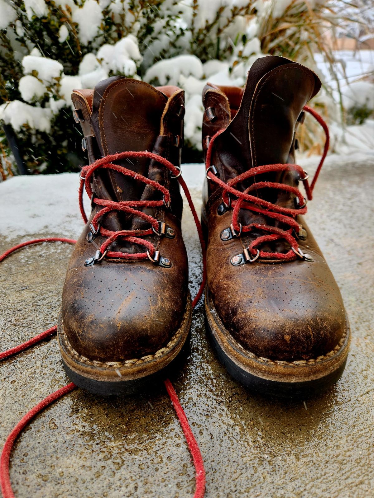 Photo by spyder550 on December 5, 2025 of the Valli Shoes Anfibio Model 075 in Italian Greased Cowhide.