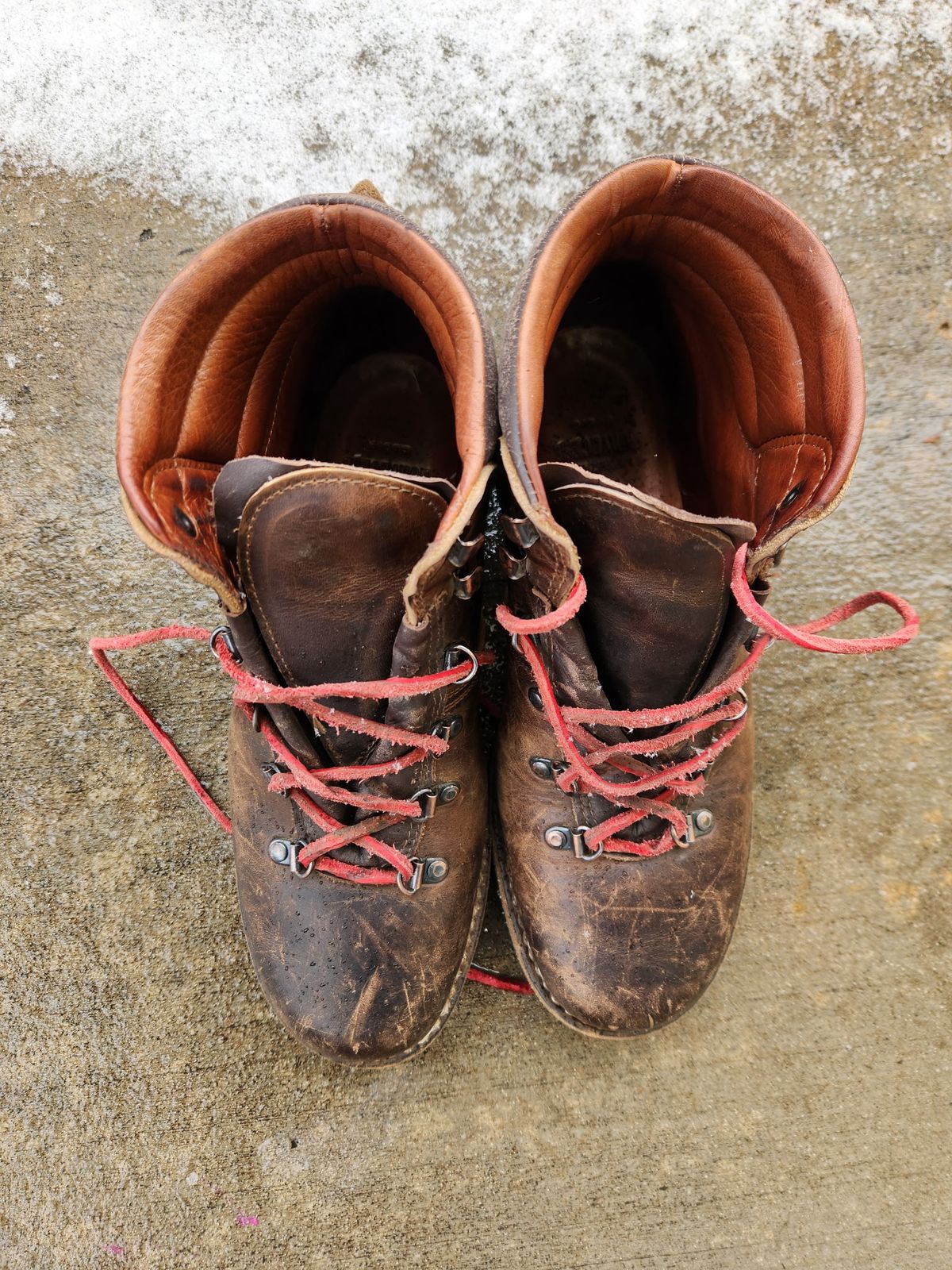 Photo by spyder550 on December 5, 2025 of the Valli Shoes Anfibio Model 075 in Italian Greased Cowhide.