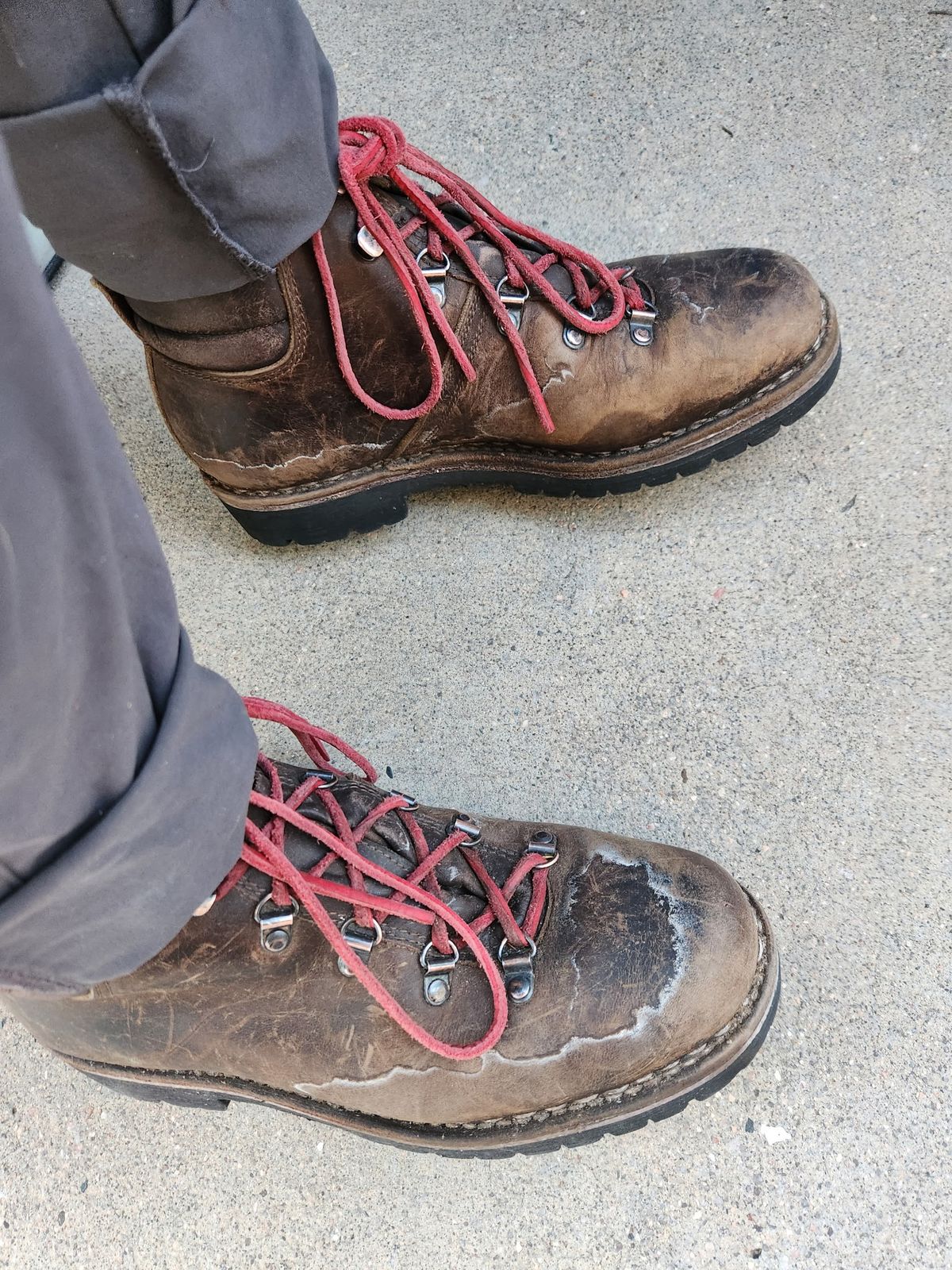 Photo by spyder550 on December 13, 2025 of the Valli Shoes Anfibio Model 075 in Italian Greased Cowhide.