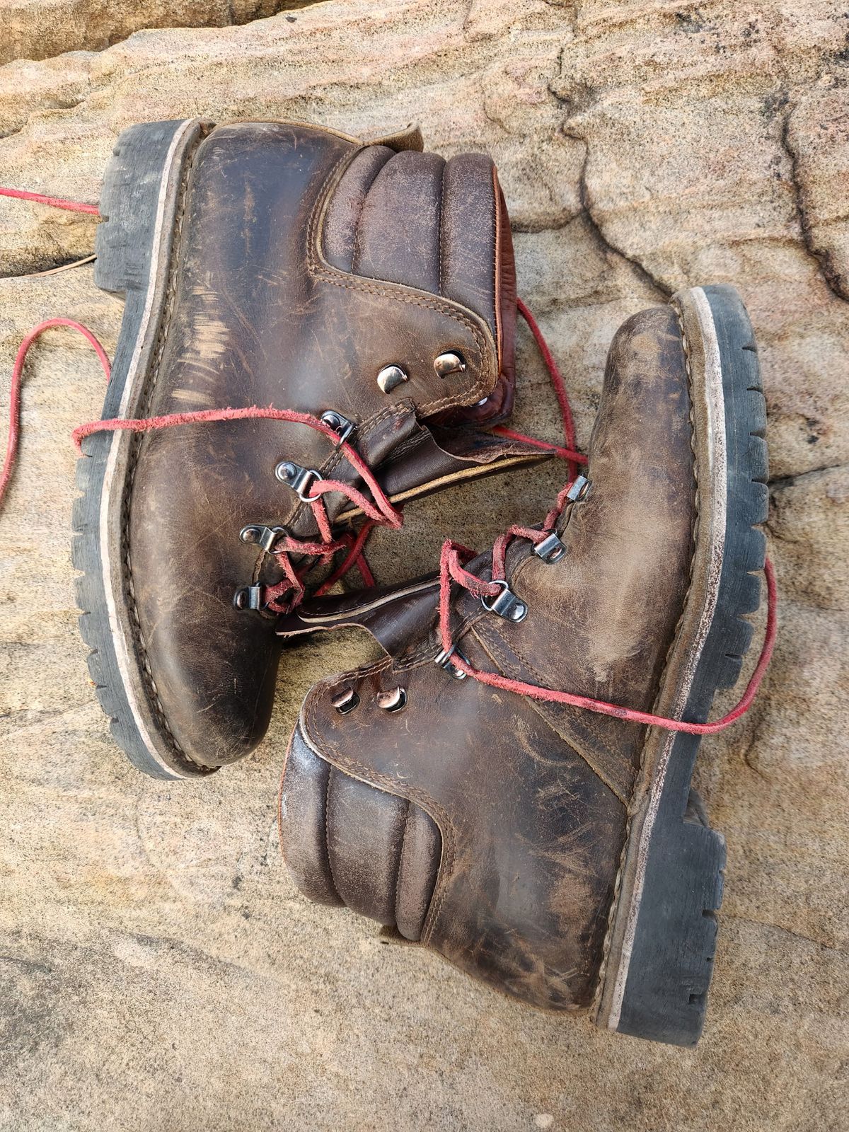 Photo by spyder550 on January 4, 2026 of the Valli Shoes Anfibio Model 075 in Italian Greased Cowhide.