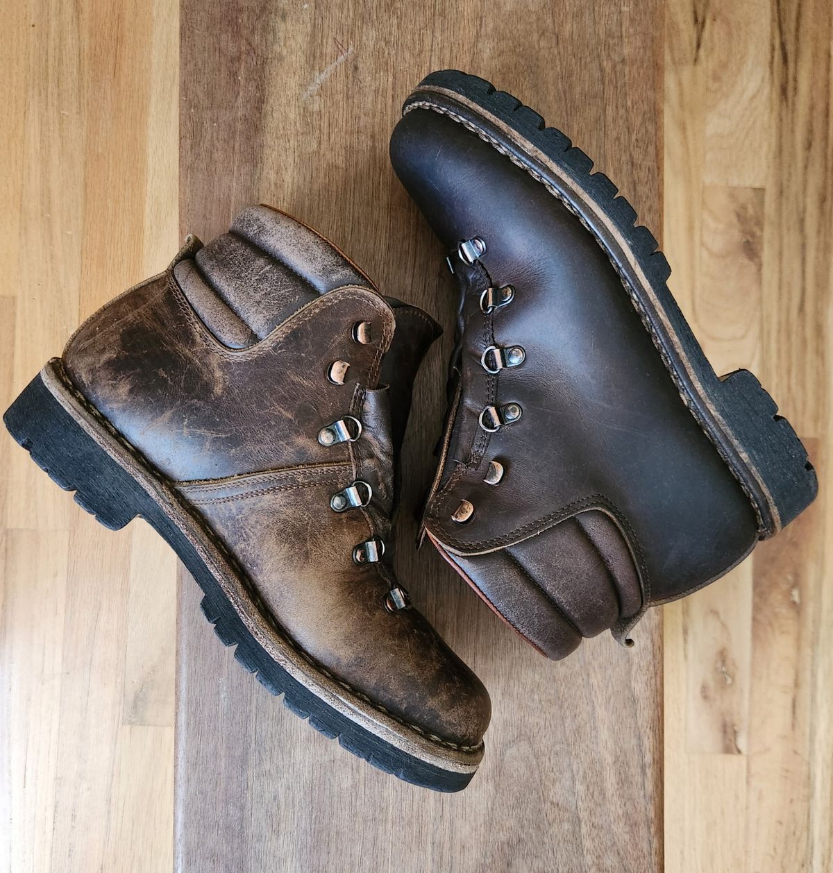 Photo by spyder550 on January 19, 2026 of the Valli Shoes Anfibio Model 075 in Italian Greased Cowhide.