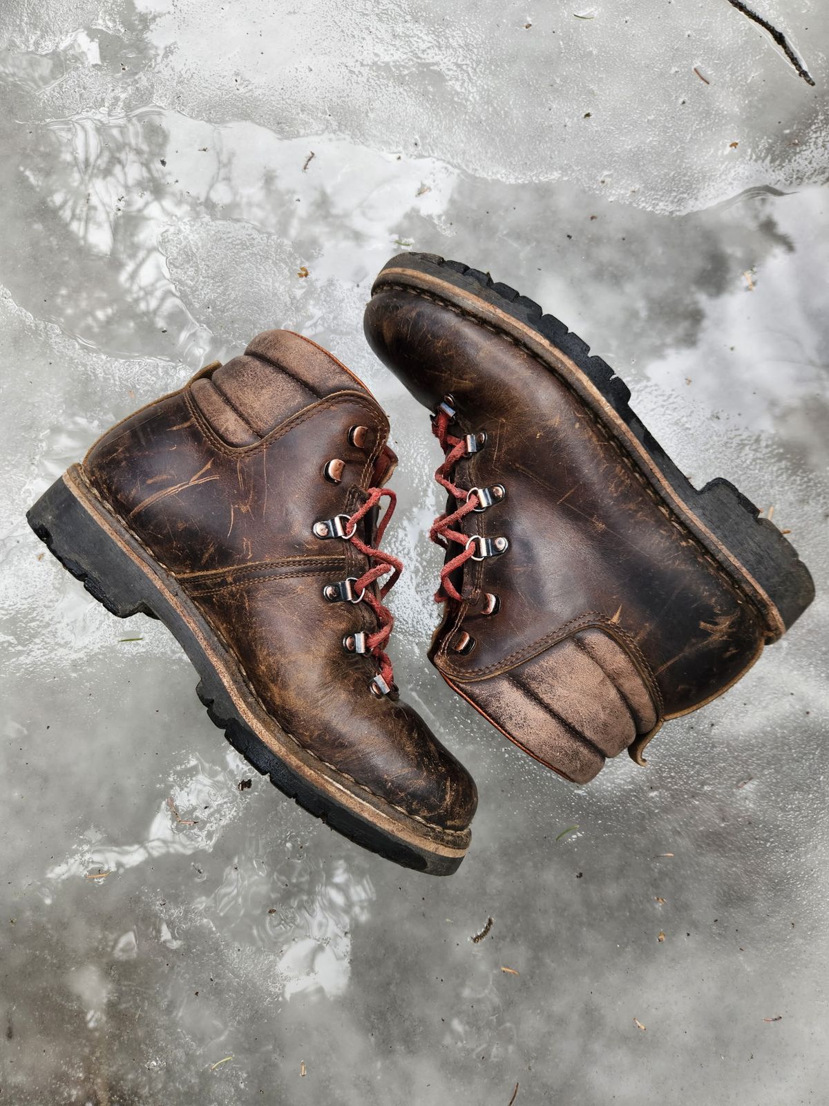 Photo by spyder550 on March 5, 2026 of the Valli Shoes Anfibio Model 075 in Italian Greased Cowhide.