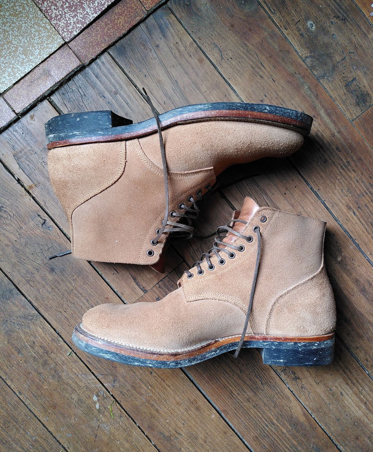 Photo by kaldisgoat on January 11, 2025 of the Viberg N1 in Horween Marine Field Roughout.