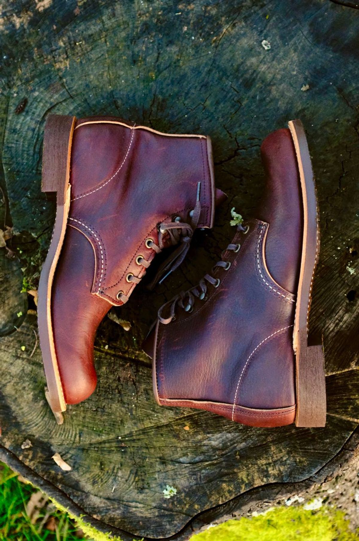 Photo by kaldisgoat on November 1, 2024 of the Red Wing Blacksmith in S.B. Foot Briar Oil Slick.