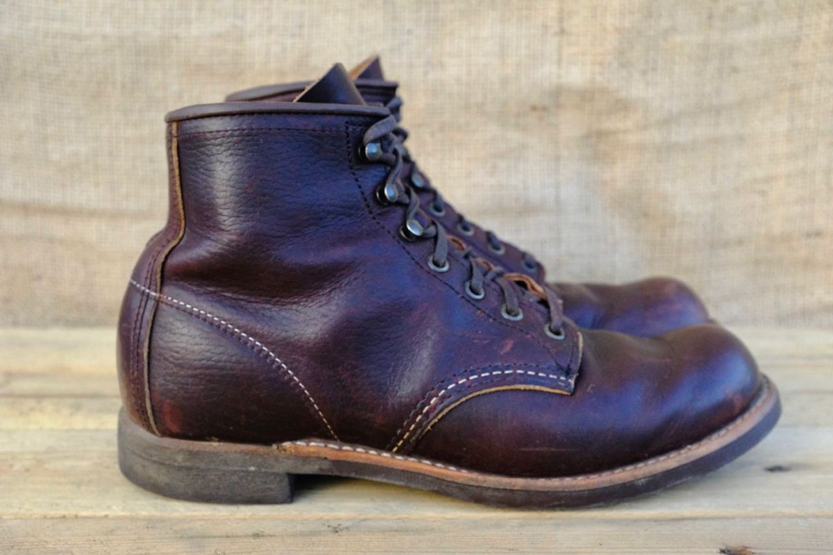 Photo by kaldisgoat on December 1, 2024 of the Red Wing Blacksmith in S.B. Foot Briar Oil Slick.
