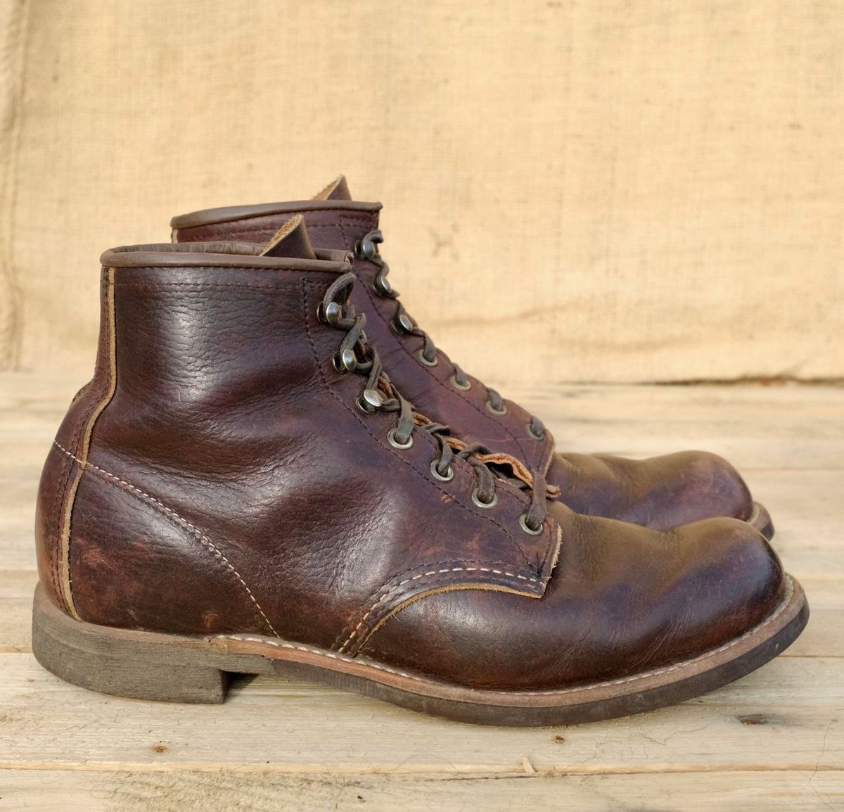 Photo by kaldisgoat on January 2, 2025 of the Red Wing Blacksmith in S.B. Foot Briar Oil Slick.