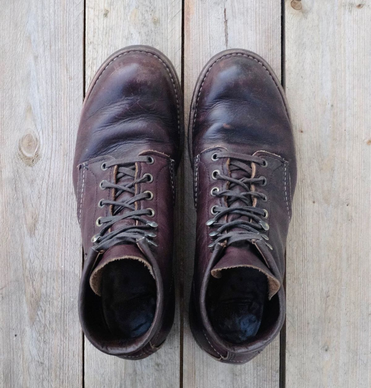 Photo by kaldisgoat on February 3, 2025 of the Red Wing Blacksmith in S.B. Foot Briar Oil Slick.