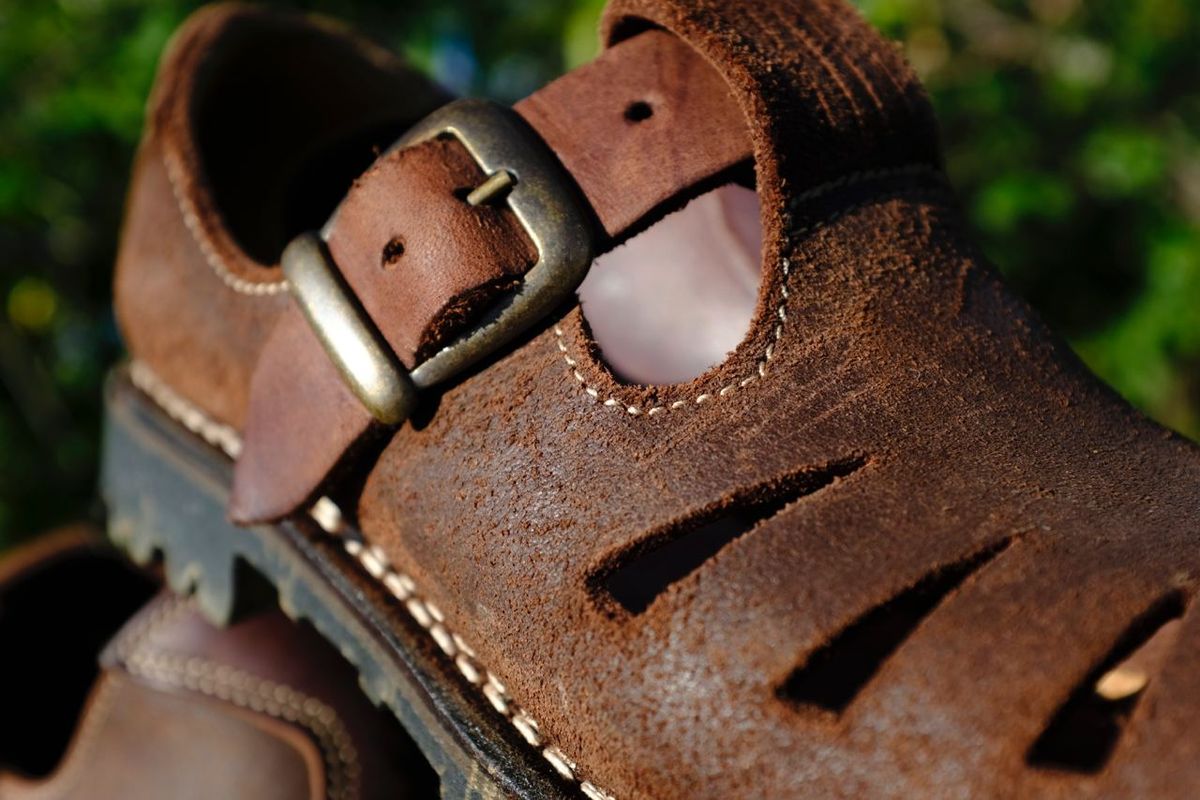 Photo by kaldisgoat on October 9, 2024 of the Schuh Bertl Haferlsandale in Brown Russia Leather.