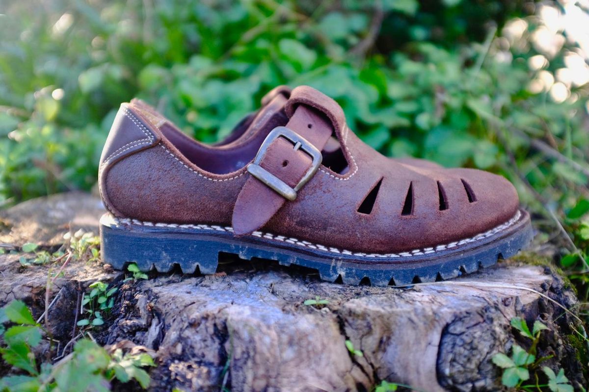 Photo by kaldisgoat on October 9, 2024 of the Schuh Bertl Haferlsandale in Brown Russia Leather.