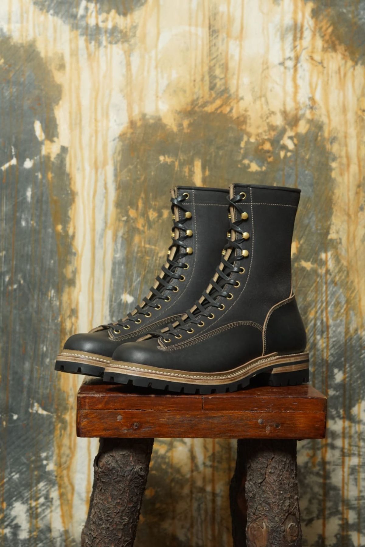 Photo by kaldisgoat on September 14, 2025 of the Sagara Valiant in Blackrust Arborwax & Blackrust Arborwax Reverse Overdyed.