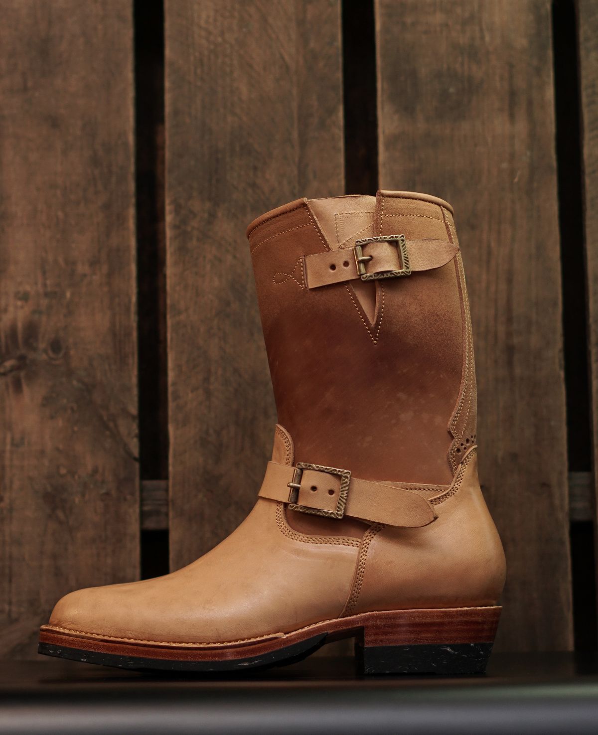 Photo by justinbrown184 on October 4, 2025 of the Fortis Boots Engineer Boots Yudistira in HB Reverse Natural Crust.