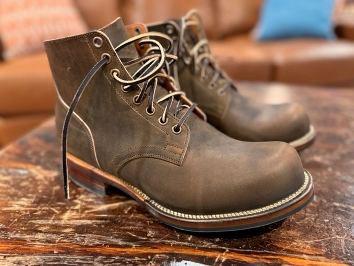 Photo by coolbreeze on May 1, 2024 of the Viberg Service Boot in Horween Golden Brown Predator.